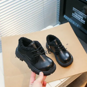  Детская плюшевая маленькая кожаная обувь 2023 зима новая мода для девочек и мальчиков с мягкой подошвой противоскользящая теплая хлопковая обувь J155